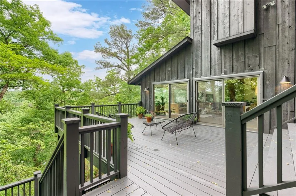 225 River North Drive, Atlanta, Georgia 30328, 5 Bedrooms Bedrooms, ,4 BathroomsBathrooms,Residential,For Sale,225 River North Drive,7762117