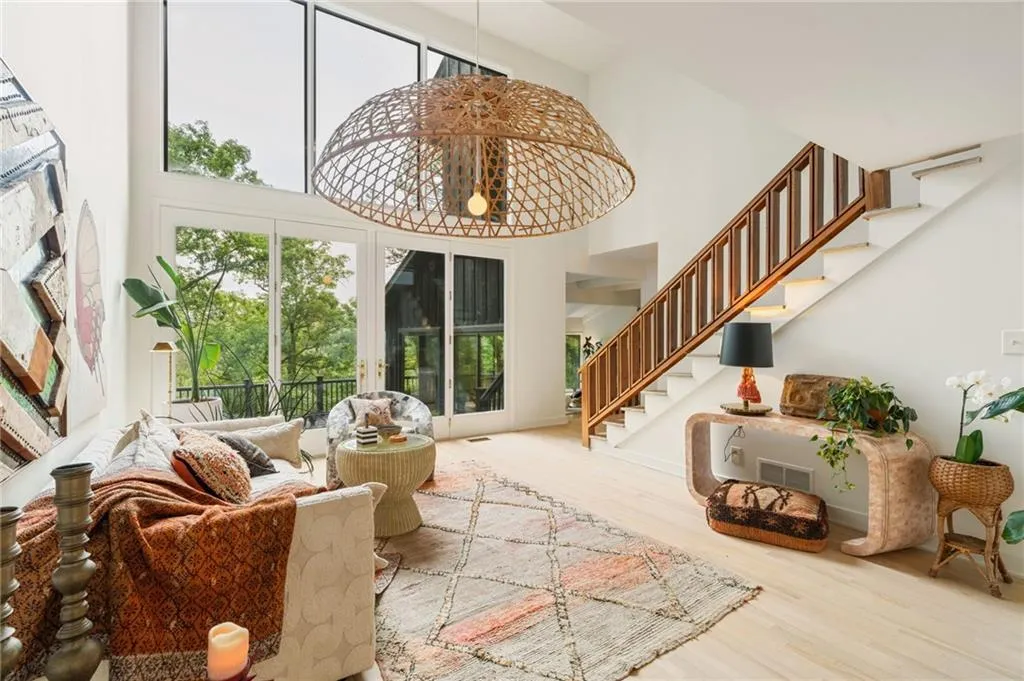 225 River North Drive, Atlanta, Georgia 30328, 5 Bedrooms Bedrooms, ,4 BathroomsBathrooms,Residential,For Sale,225 River North Drive,7762117
