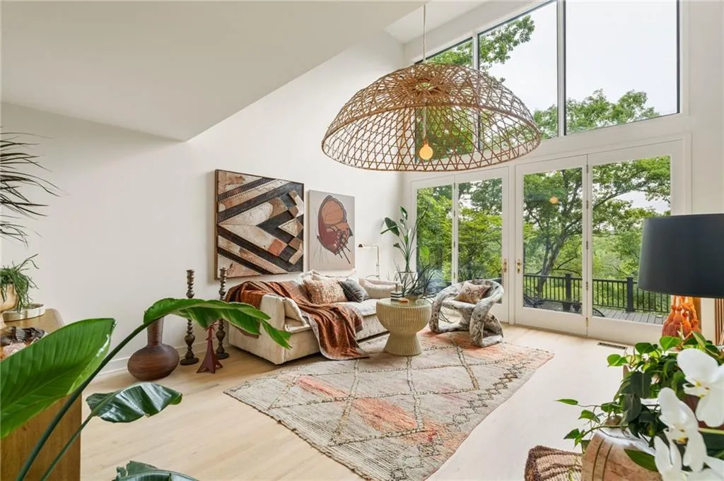 225 River North Drive, Atlanta, Georgia 30328, 5 Bedrooms Bedrooms, ,4 BathroomsBathrooms,Residential,For Sale,225 River North Drive,7762117