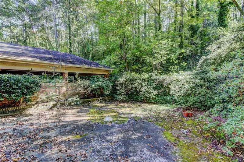 1040 Edgewater Drive, Sandy Springs, Georgia 30328, 5 Bedrooms Bedrooms, ,3 BathroomsBathrooms,Residential,Sold,1040 Edgewater Drive,6515296