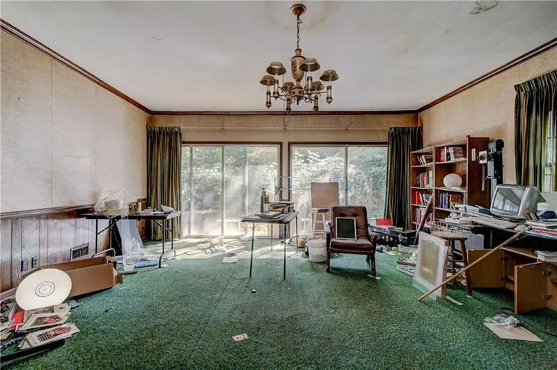 1040 Edgewater Drive, Sandy Springs, Georgia 30328, 5 Bedrooms Bedrooms, ,3 BathroomsBathrooms,Residential,Sold,1040 Edgewater Drive,6515296