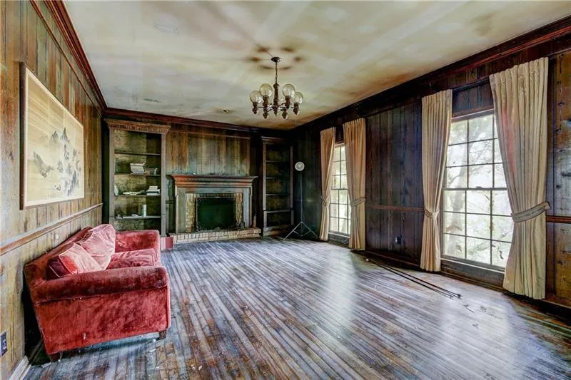1040 Edgewater Drive, Sandy Springs, Georgia 30328, 5 Bedrooms Bedrooms, ,3 BathroomsBathrooms,Residential,Sold,1040 Edgewater Drive,6515296