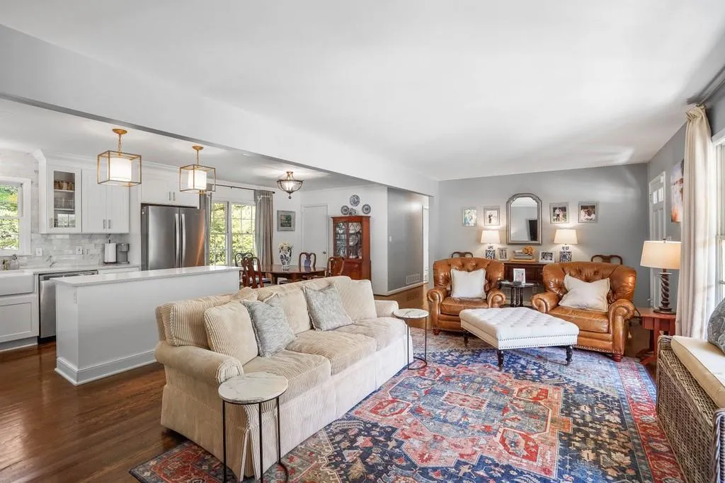 6500 Whispering Lane Ne, Atlanta, Georgia 30328, 3 Bedrooms Bedrooms, ,2 BathroomsBathrooms,Residential,Sold,6500 Whispering Lane Ne,6865771