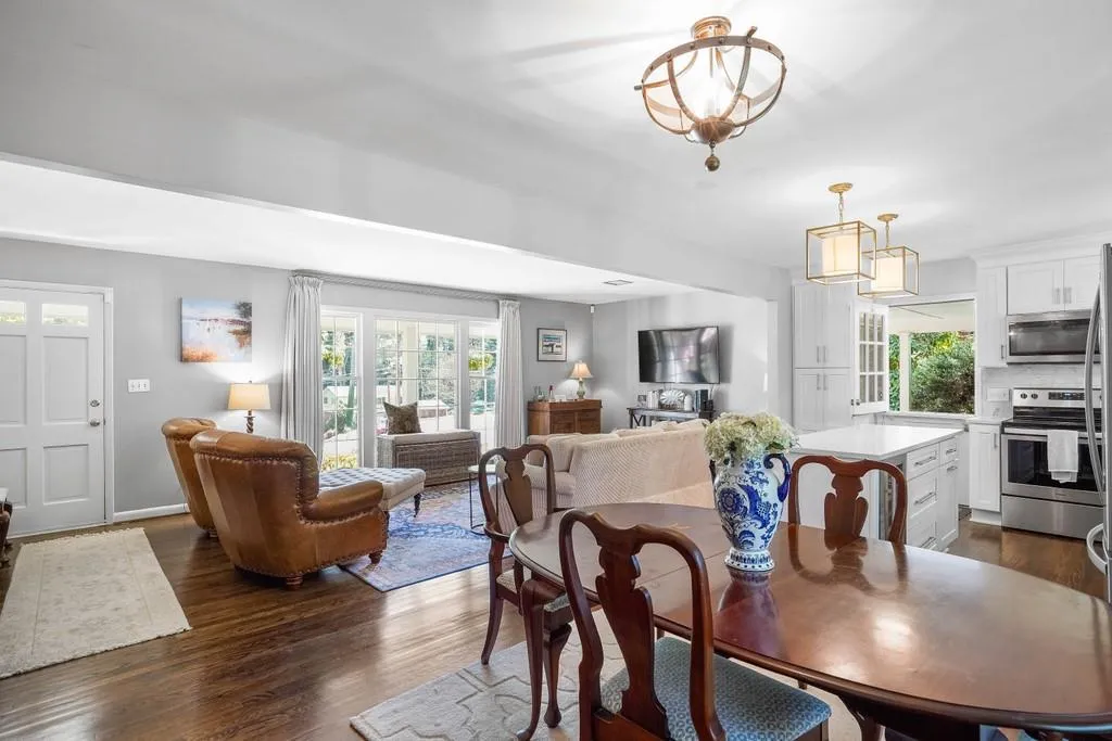 6500 Whispering Lane Ne, Atlanta, Georgia 30328, 3 Bedrooms Bedrooms, ,2 BathroomsBathrooms,Residential,Sold,6500 Whispering Lane Ne,6865771