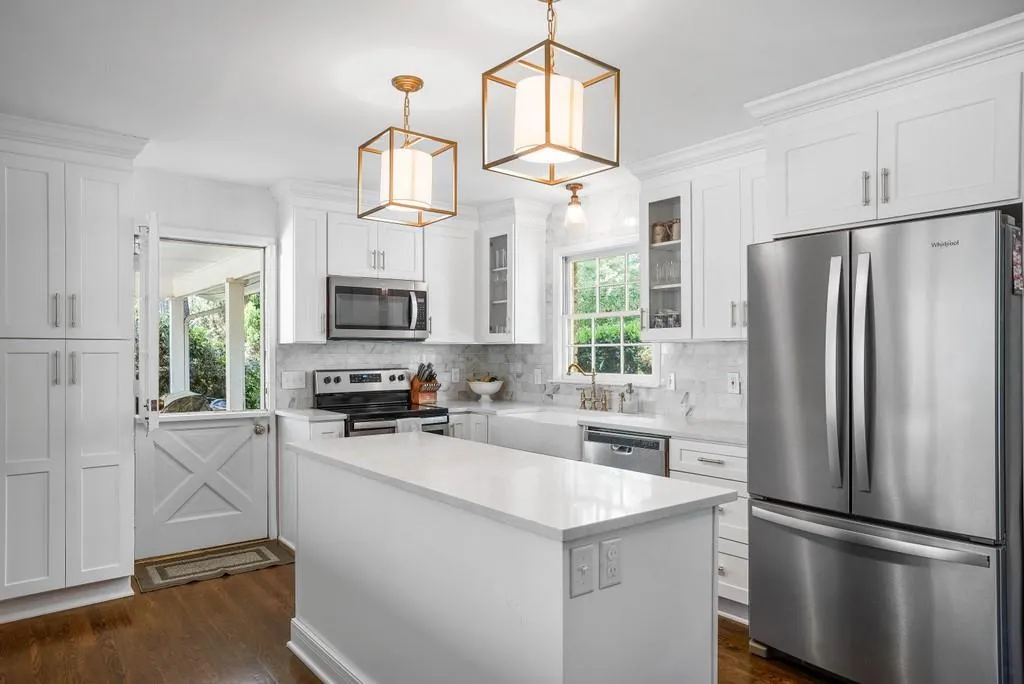 6500 Whispering Lane Ne, Atlanta, Georgia 30328, 3 Bedrooms Bedrooms, ,2 BathroomsBathrooms,Residential,Sold,6500 Whispering Lane Ne,6865771