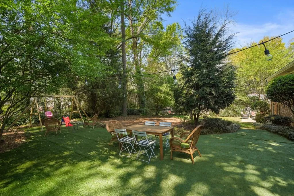 6500 Whispering Lane Ne, Atlanta, Georgia 30328, 3 Bedrooms Bedrooms, ,2 BathroomsBathrooms,Residential,Sold,6500 Whispering Lane Ne,6865771