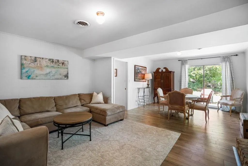 6500 Whispering Lane Ne, Atlanta, Georgia 30328, 3 Bedrooms Bedrooms, ,2 BathroomsBathrooms,Residential,Sold,6500 Whispering Lane Ne,6865771