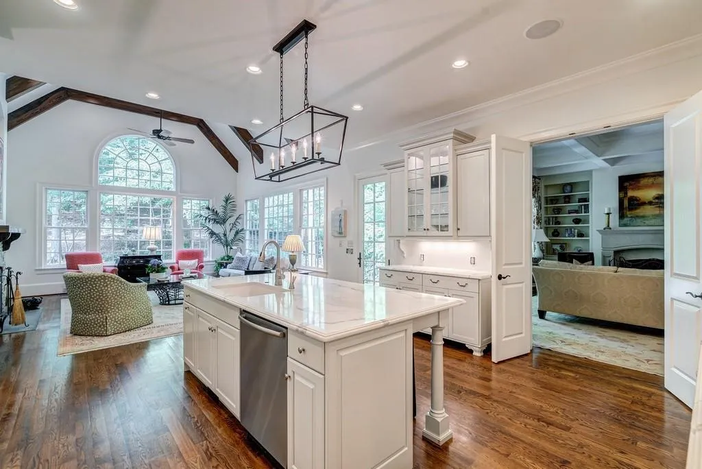 914 Davis Drive, Atlanta, Georgia 30327, 7 Bedrooms Bedrooms, ,5 BathroomsBathrooms,Residential,Sold,914 Davis Drive,6588324
