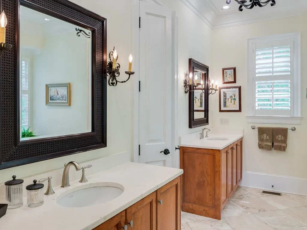 914 Davis Drive, Atlanta, Georgia 30327, 7 Bedrooms Bedrooms, ,5 BathroomsBathrooms,Residential,Sold,914 Davis Drive,6588324