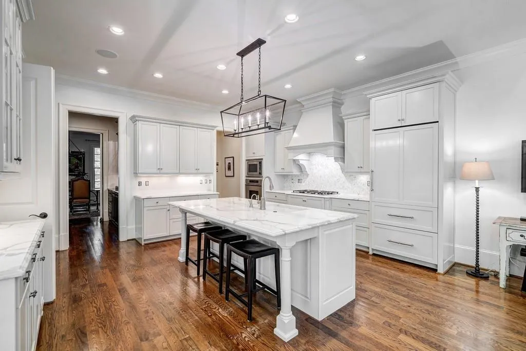914 Davis Drive, Atlanta, Georgia 30327, 7 Bedrooms Bedrooms, ,5 BathroomsBathrooms,Residential,Sold,914 Davis Drive,6588324