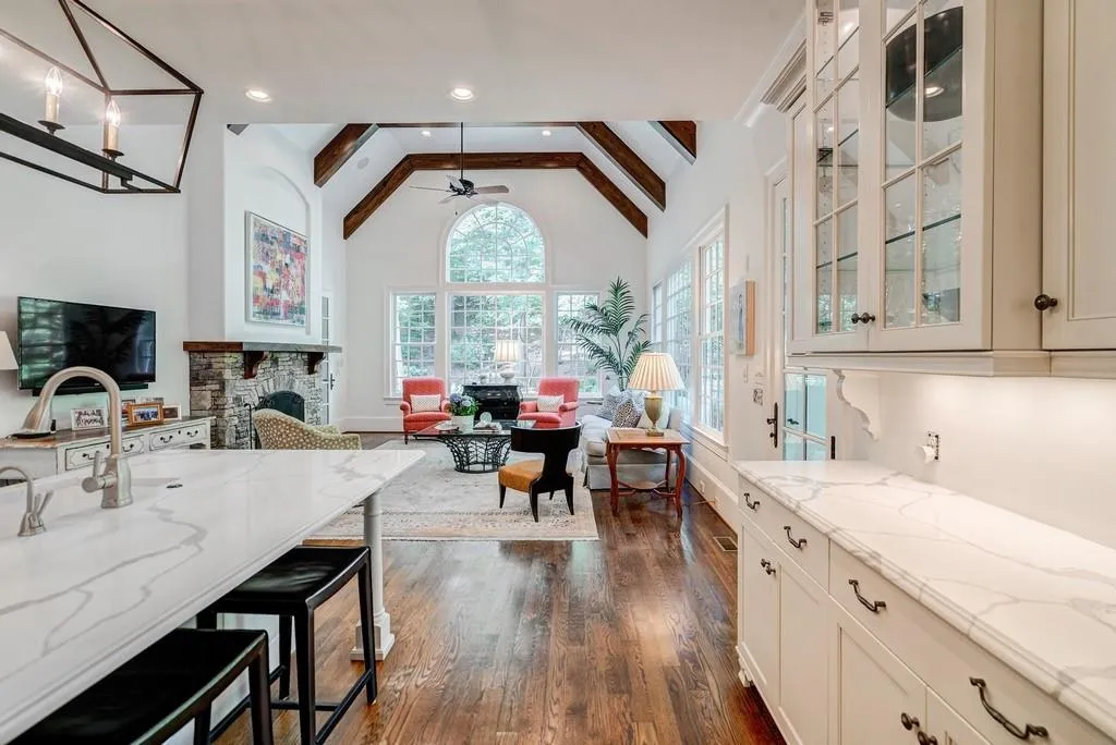 914 Davis Drive, Atlanta, Georgia 30327, 7 Bedrooms Bedrooms, ,5 BathroomsBathrooms,Residential,Sold,914 Davis Drive,6588324