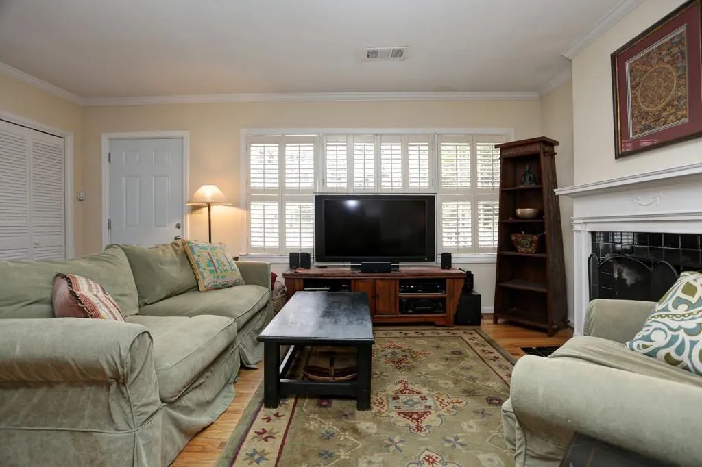 108 Terrace Drive, Atlanta, Georgia 30305, 2 Bedrooms Bedrooms, ,1 BathroomBathrooms,Residential,Sold,108 Terrace Drive,5824961
