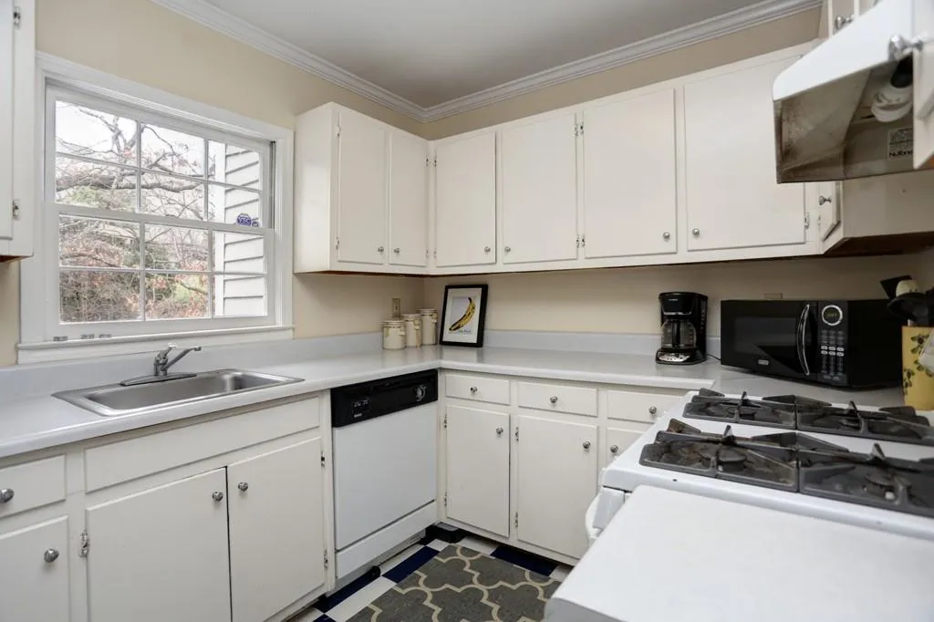 108 Terrace Drive, Atlanta, Georgia 30305, 2 Bedrooms Bedrooms, ,1 BathroomBathrooms,Residential,Sold,108 Terrace Drive,5824961