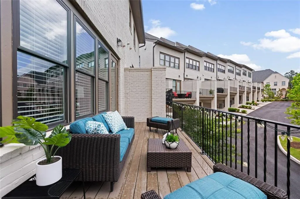 6771 Encore Boulevard, Sandy Springs, Georgia 30328, 5 Bedrooms Bedrooms, ,4 BathroomsBathrooms,Residential,Sold,6771 Encore Boulevard,6905626