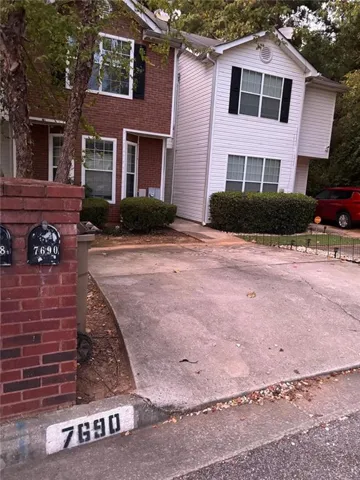 7690 Creekside Lane, Riverdale, Georgia 30296