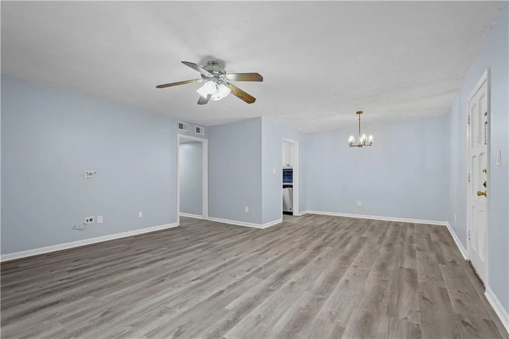 725 Dalrymple Road Unit 3i, Sandy Springs, Georgia 30328, 2 Bedrooms Bedrooms, ,2 BathroomsBathrooms,Residential,Sold,725 Dalrymple Road Unit 3i,7187370