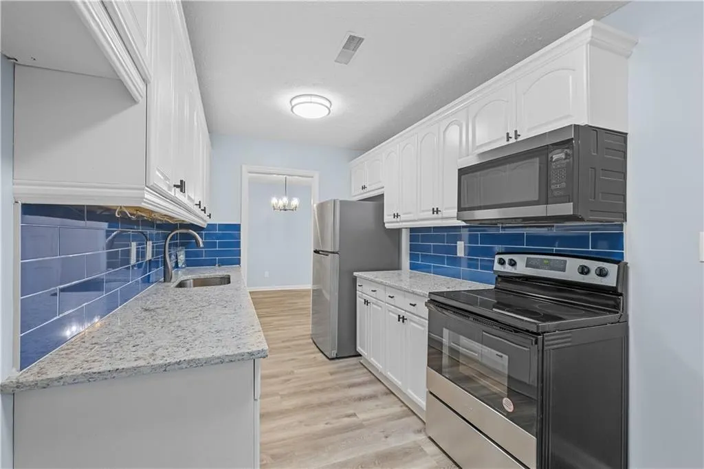 725 Dalrymple Road Unit 3i, Sandy Springs, Georgia 30328, 2 Bedrooms Bedrooms, ,2 BathroomsBathrooms,Residential,Sold,725 Dalrymple Road Unit 3i,7187370