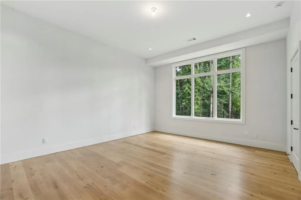 825 Kenry Court, Atlanta, Georgia 30342, 6 Bedrooms Bedrooms, ,7 BathroomsBathrooms,Residential,For Sale,825 Kenry Court,7403943
