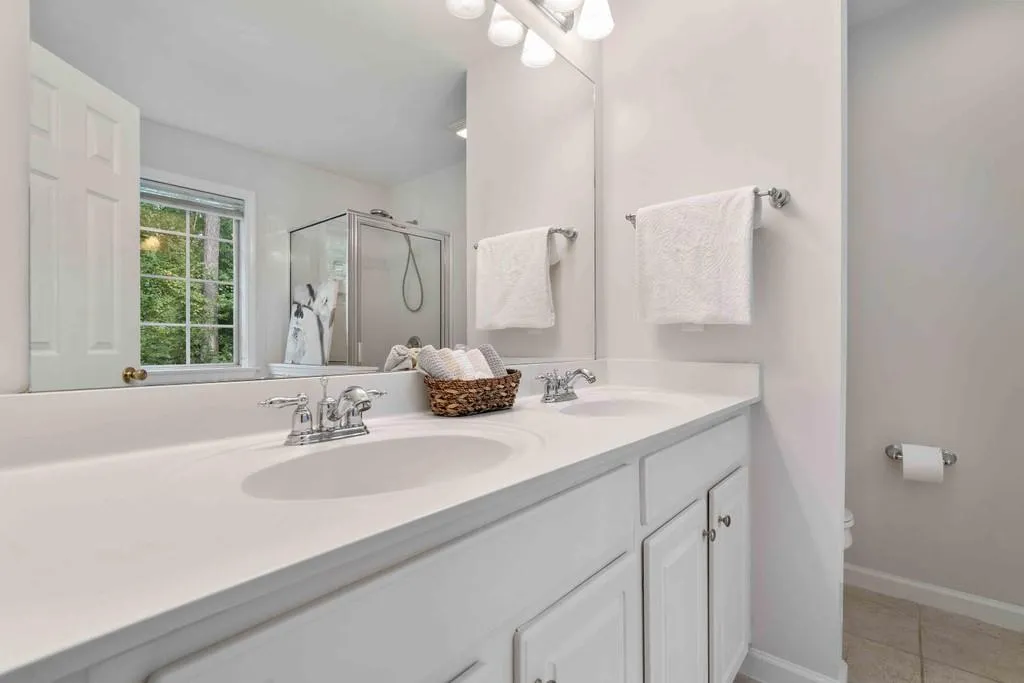 7834 Welsford Point, Sandy Springs, Georgia 30350, 3 Bedrooms Bedrooms, ,3 BathroomsBathrooms,Residential,Sold,7834 Welsford Point,6770624