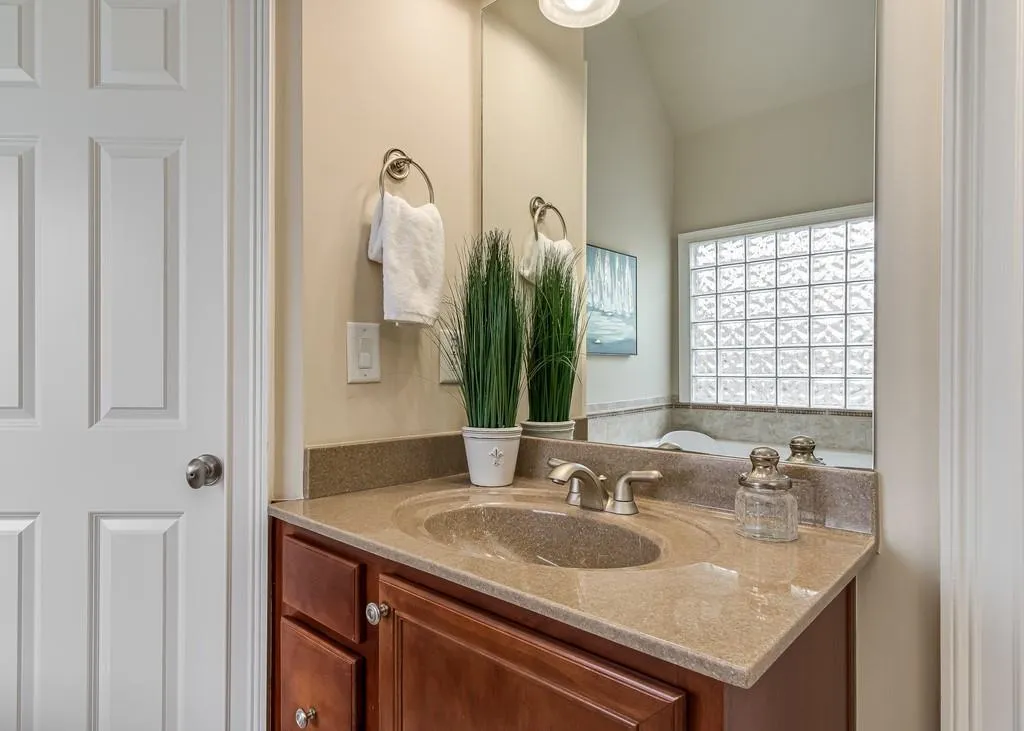 1010 Manorwood Court Ne, Sandy Springs, Georgia 30328, 4 Bedrooms Bedrooms, ,3 BathroomsBathrooms,Residential,Sold,1010 Manorwood Court Ne,6670216