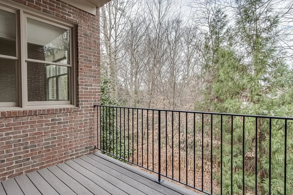 1010 Manorwood Court Ne, Sandy Springs, Georgia 30328, 4 Bedrooms Bedrooms, ,3 BathroomsBathrooms,Residential,Sold,1010 Manorwood Court Ne,6670216