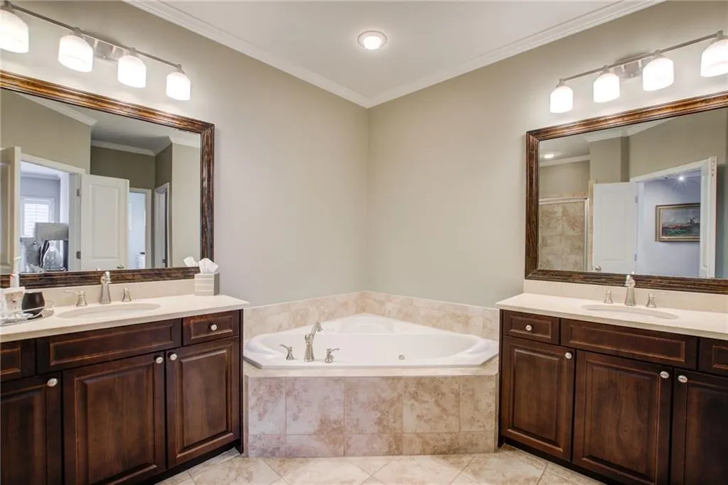 686 Lockton Place, Atlanta, Georgia 30342, 4 Bedrooms Bedrooms, ,4 BathroomsBathrooms,Residential,Sold,686 Lockton Place,7196589