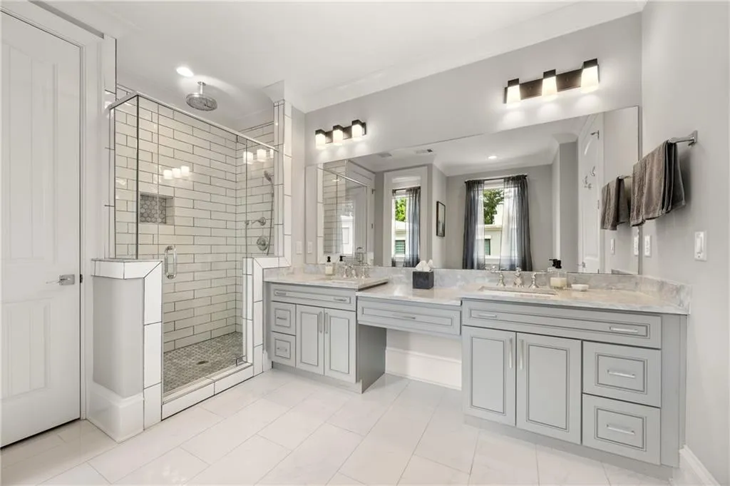 717 Lenox Lane, Atlanta, Georgia 30324, 4 Bedrooms Bedrooms, ,4 BathroomsBathrooms,Residential,For Sale,717 Lenox Lane,7619537