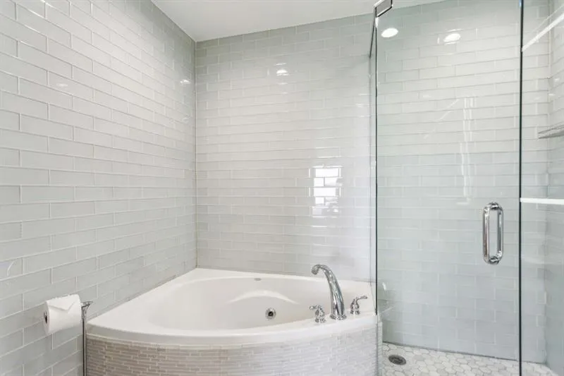 2881 Peachtree Road Ne Unit 1005, Atlanta, Georgia 30305, 2 Bedrooms Bedrooms, 0 ,2 BathroomsBathrooms,Residential,For Sale,2881 Peachtree Road Ne Unit 1005,7705437