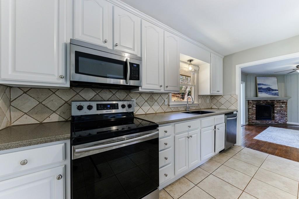 710 E Powderhorn, Atlanta, Georgia 30342, 3 Bedrooms Bedrooms, ,2 BathroomsBathrooms,Residential,Sold,710 E Powderhorn,7344431