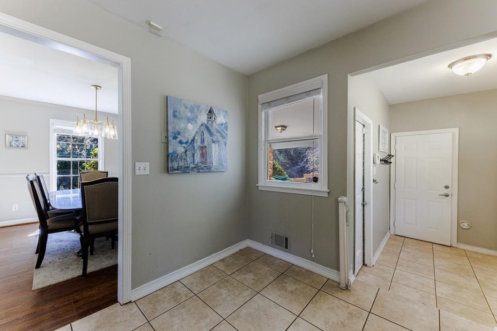 710 E Powderhorn, Atlanta, Georgia 30342, 3 Bedrooms Bedrooms, ,2 BathroomsBathrooms,Residential,Sold,710 E Powderhorn,7344431