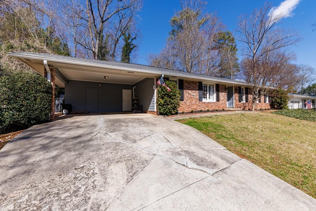 710 E Powderhorn, Atlanta, Georgia 30342, 3 Bedrooms Bedrooms, ,2 BathroomsBathrooms,Residential,Sold,710 E Powderhorn,7344431