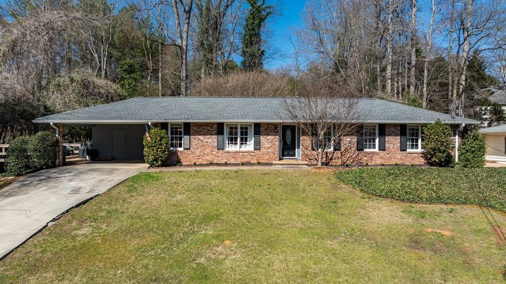 710 E Powderhorn, Atlanta, Georgia 30342, 3 Bedrooms Bedrooms, ,2 BathroomsBathrooms,Residential,Sold,710 E Powderhorn,7344431