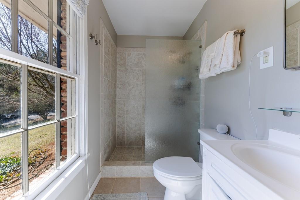 710 E Powderhorn, Atlanta, Georgia 30342, 3 Bedrooms Bedrooms, ,2 BathroomsBathrooms,Residential,Sold,710 E Powderhorn,7344431