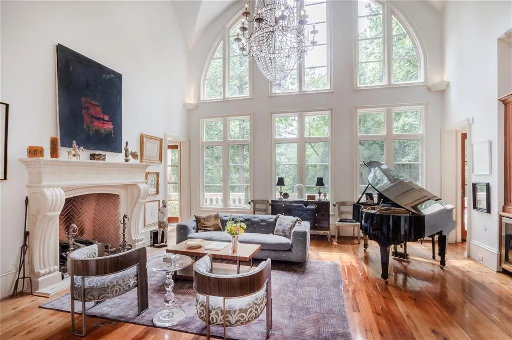 1111 Crest Valley Drive, Atlanta, Georgia 30327, 6 Bedrooms Bedrooms, ,7 BathroomsBathrooms,Residential,Sold,1111 Crest Valley Drive,7378017