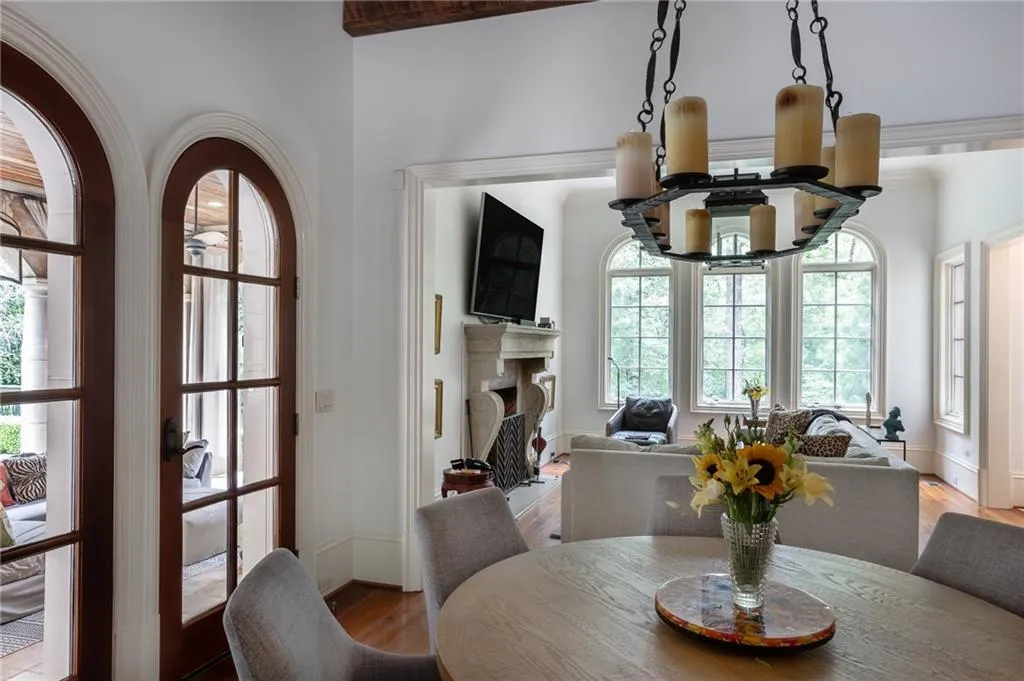 1111 Crest Valley Drive, Atlanta, Georgia 30327, 6 Bedrooms Bedrooms, ,7 BathroomsBathrooms,Residential,Sold,1111 Crest Valley Drive,7378017