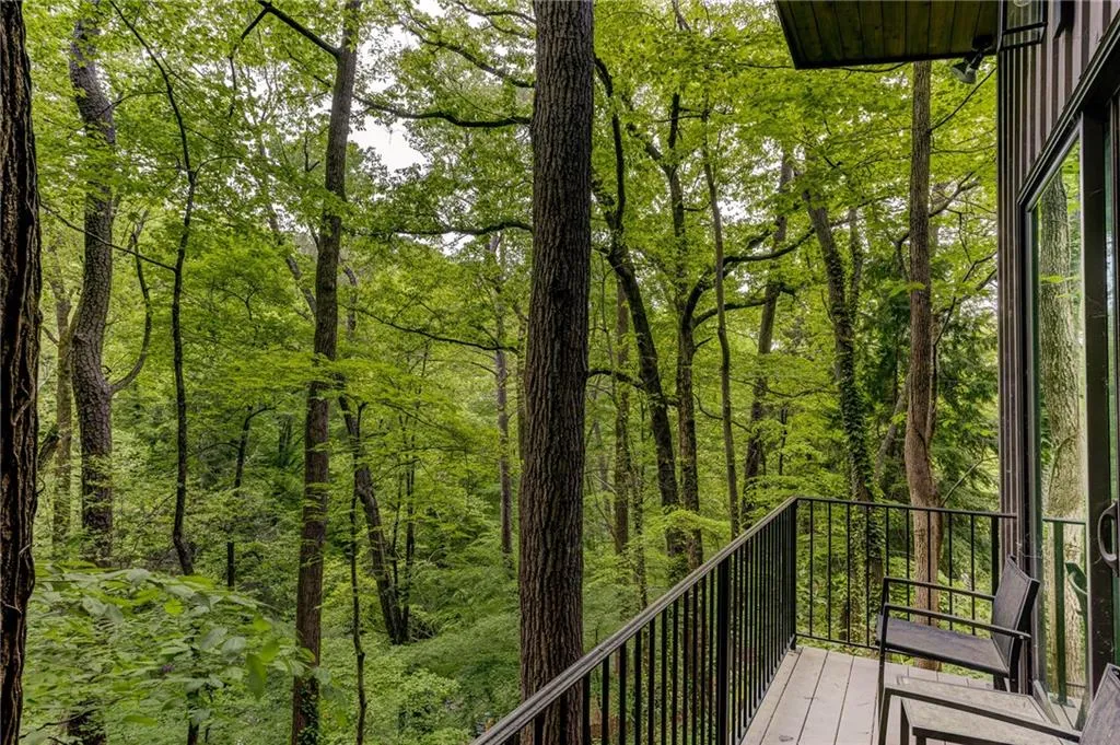 Terrace off art studio/office