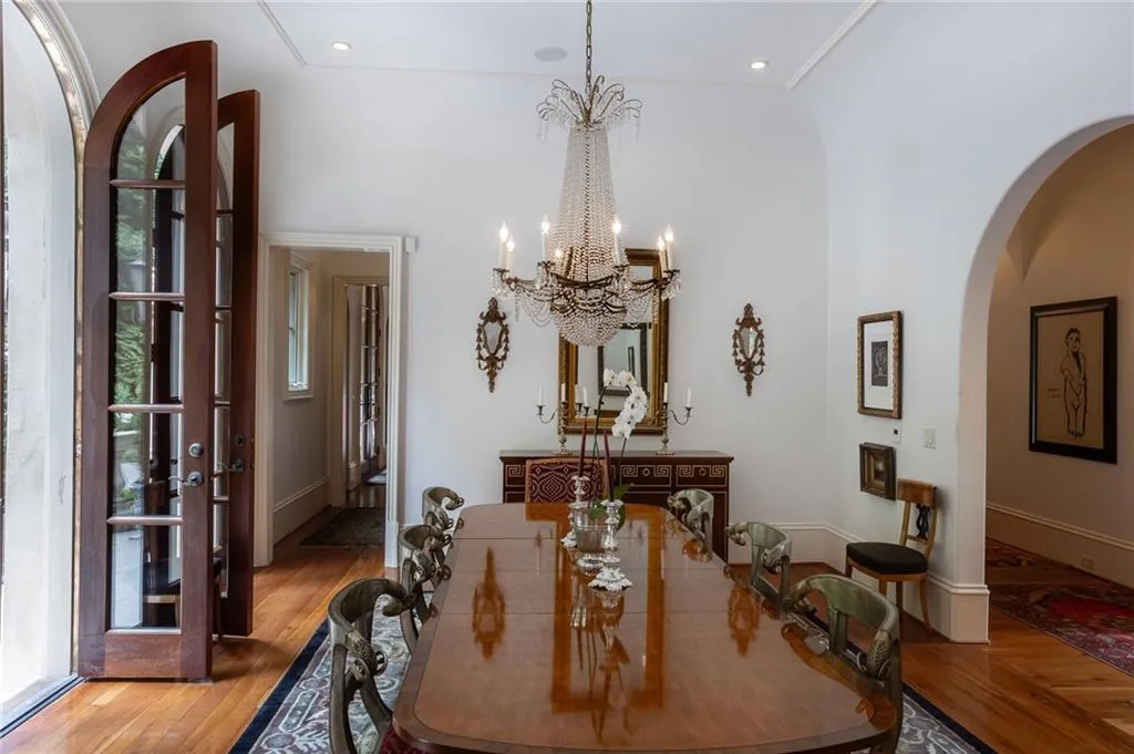 1111 Crest Valley Drive, Atlanta, Georgia 30327, 6 Bedrooms Bedrooms, ,7 BathroomsBathrooms,Residential,Sold,1111 Crest Valley Drive,7378017