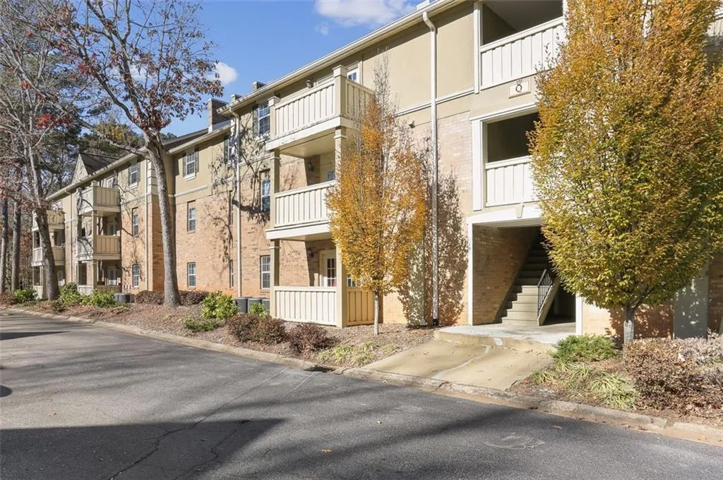 6900 Roswell Road Unit Q20, Atlanta, Georgia 30328, 2 Bedrooms Bedrooms, ,2 BathroomsBathrooms,Residential,Sold,6900 Roswell Road Unit Q20,6977350