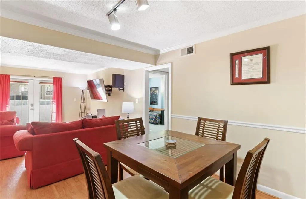 6900 Roswell Road Unit Q20, Atlanta, Georgia 30328, 2 Bedrooms Bedrooms, ,2 BathroomsBathrooms,Residential,Sold,6900 Roswell Road Unit Q20,6977350