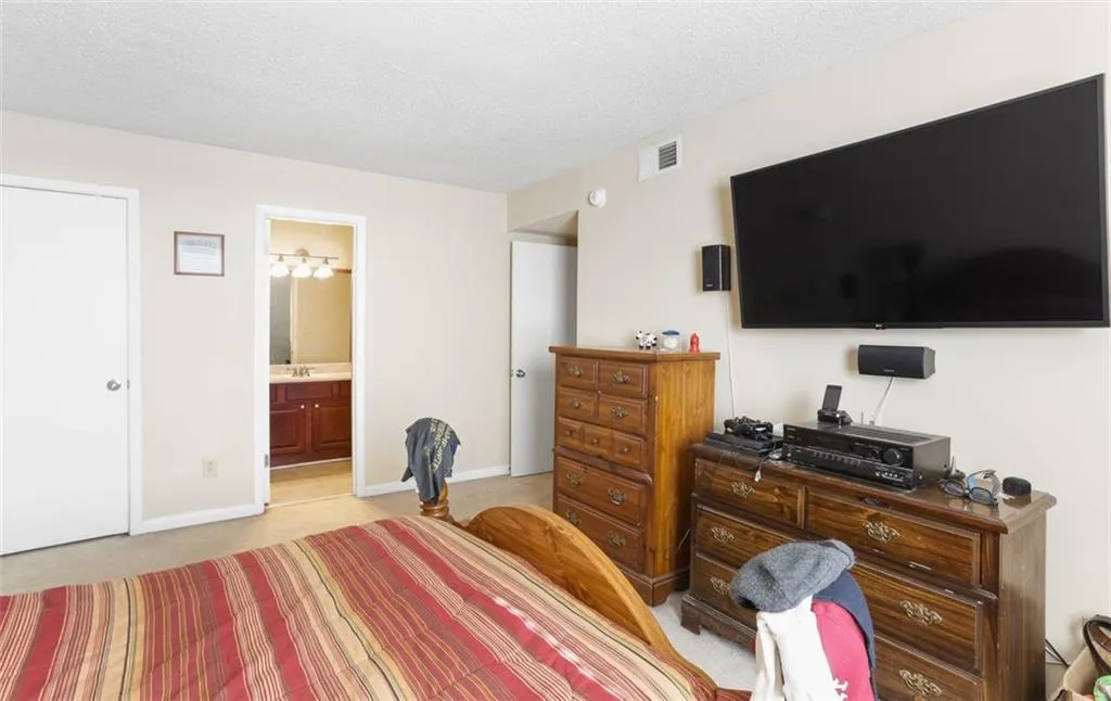 6900 Roswell Road Unit Q20, Atlanta, Georgia 30328, 2 Bedrooms Bedrooms, ,2 BathroomsBathrooms,Residential,Sold,6900 Roswell Road Unit Q20,6977350