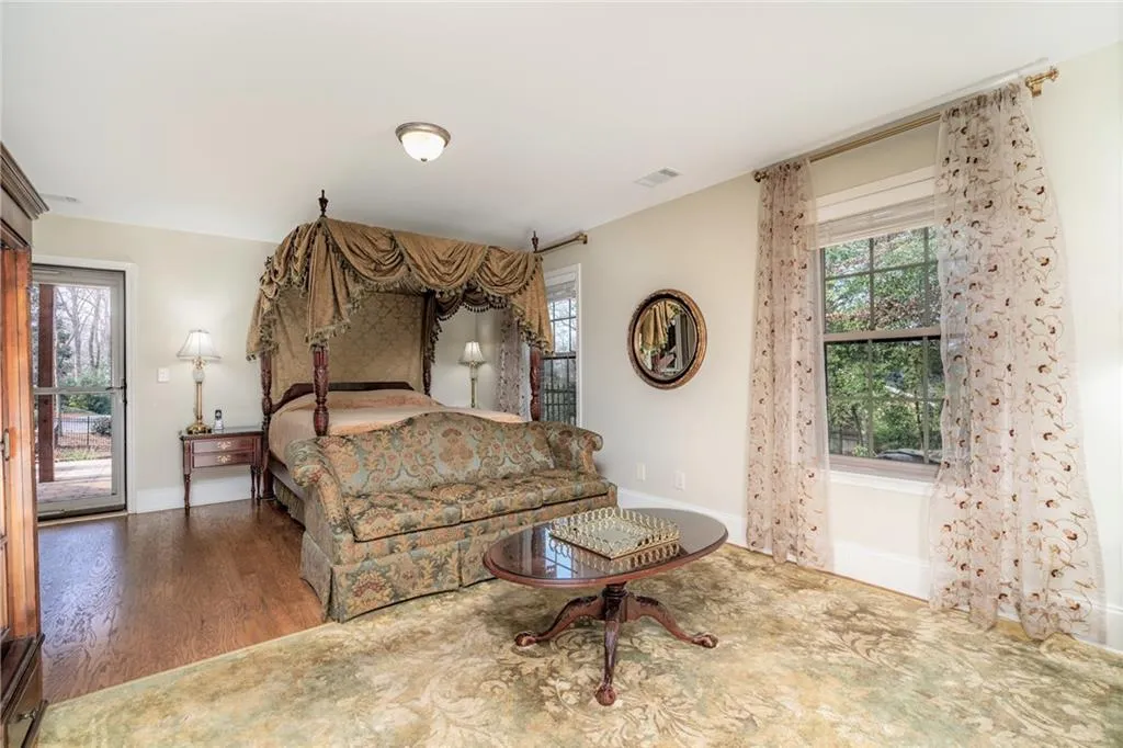 5585 Julian Place, Sandy Springs, Georgia 30342, 4 Bedrooms Bedrooms, ,3 BathroomsBathrooms,Residential,Sold,5585 Julian Place,6995631