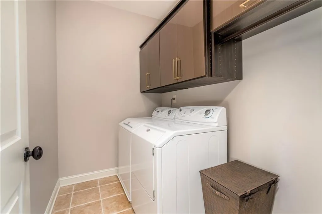 5585 Julian Place, Sandy Springs, Georgia 30342, 4 Bedrooms Bedrooms, ,3 BathroomsBathrooms,Residential,Sold,5585 Julian Place,6995631