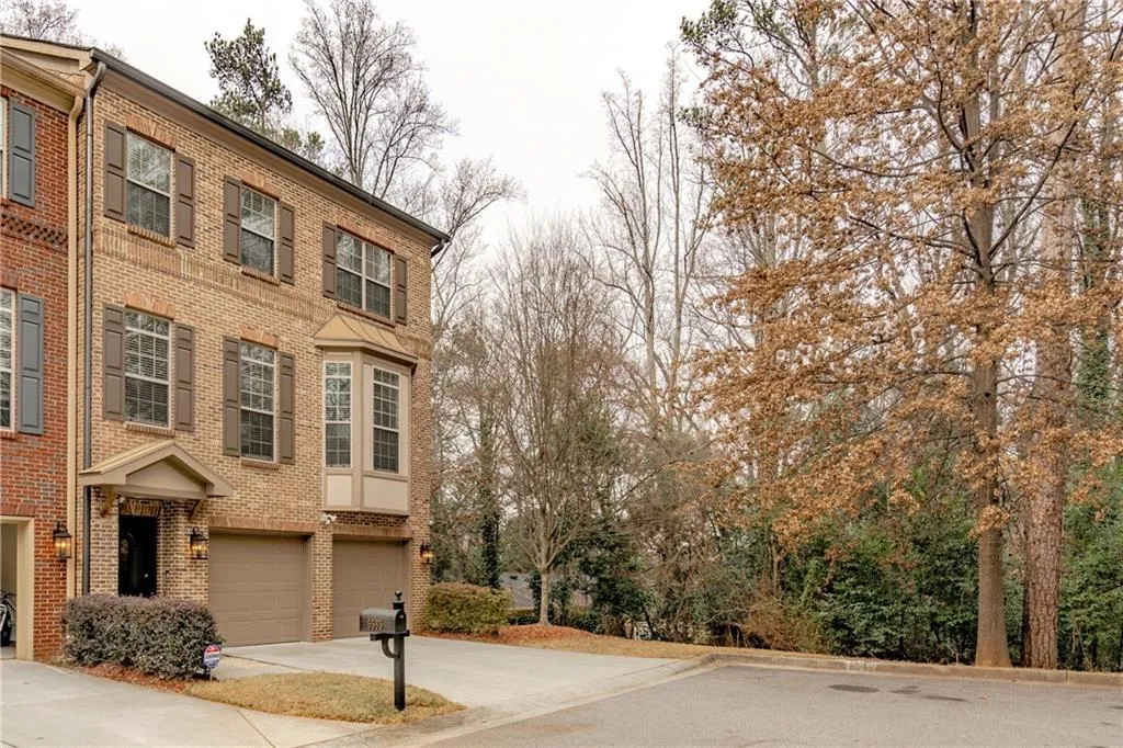 5585 Julian Place, Sandy Springs, Georgia 30342, 4 Bedrooms Bedrooms, ,3 BathroomsBathrooms,Residential,Sold,5585 Julian Place,6995631