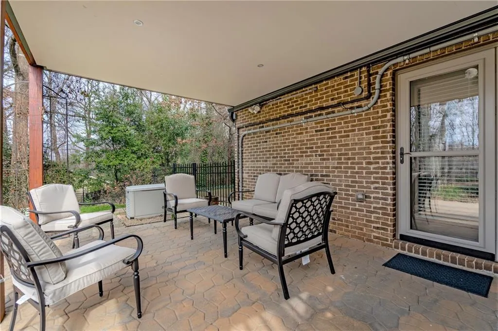 5585 Julian Place, Sandy Springs, Georgia 30342, 4 Bedrooms Bedrooms, ,3 BathroomsBathrooms,Residential,Sold,5585 Julian Place,6995631