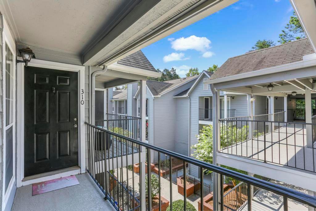 310 GRANVILLE Court, Atlanta, Georgia 30328, 2 Bedrooms Bedrooms, ,2 BathroomsBathrooms,Residential,Sold,310 GRANVILLE Court,7298166