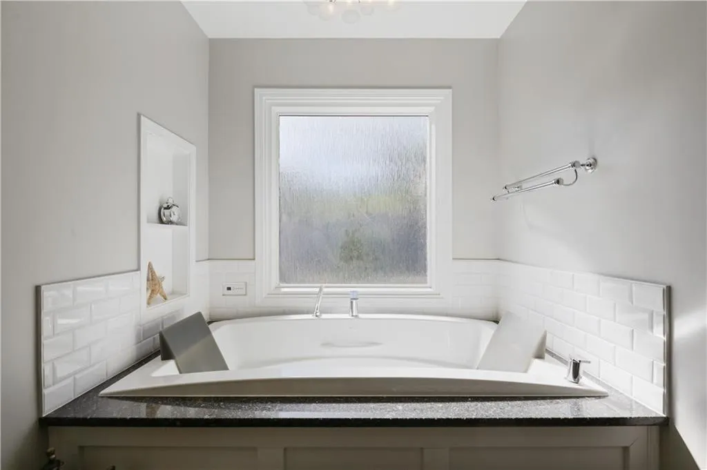 Bathroom with a bathing tub