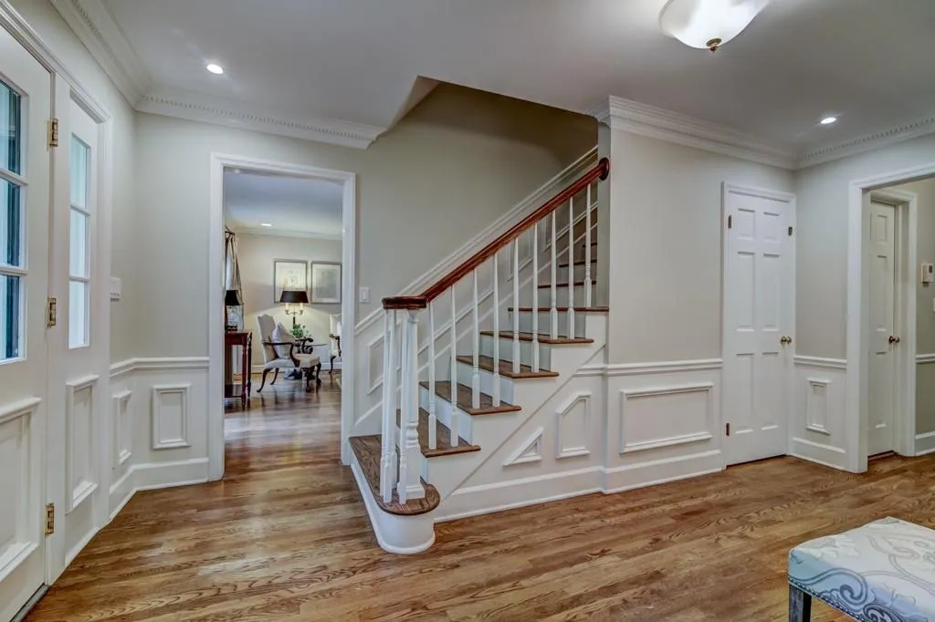 7183 Riverside Drive, Sandy Springs, Georgia 30328, 4 Bedrooms Bedrooms, ,3 BathroomsBathrooms,Residential,Sold,7183 Riverside Drive,5894683