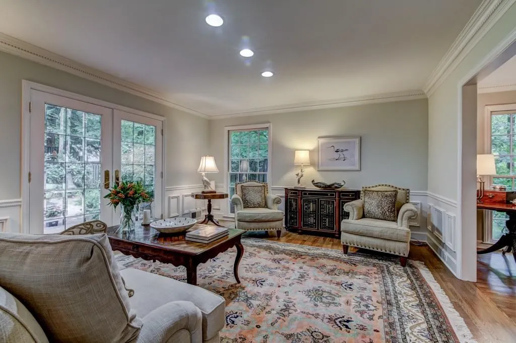 7183 Riverside Drive, Sandy Springs, Georgia 30328, 4 Bedrooms Bedrooms, ,3 BathroomsBathrooms,Residential,Sold,7183 Riverside Drive,5894683