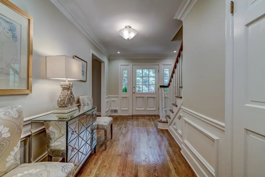 7183 Riverside Drive, Sandy Springs, Georgia 30328, 4 Bedrooms Bedrooms, ,3 BathroomsBathrooms,Residential,Sold,7183 Riverside Drive,5894683