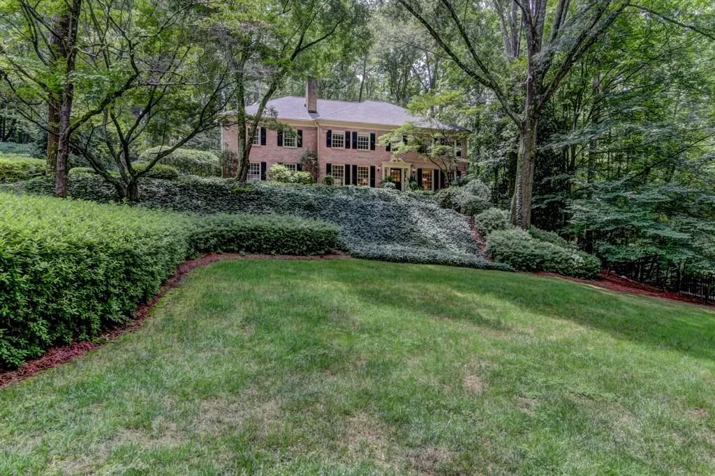 7183 Riverside Drive, Sandy Springs, Georgia 30328, 4 Bedrooms Bedrooms, ,3 BathroomsBathrooms,Residential,Sold,7183 Riverside Drive,5894683